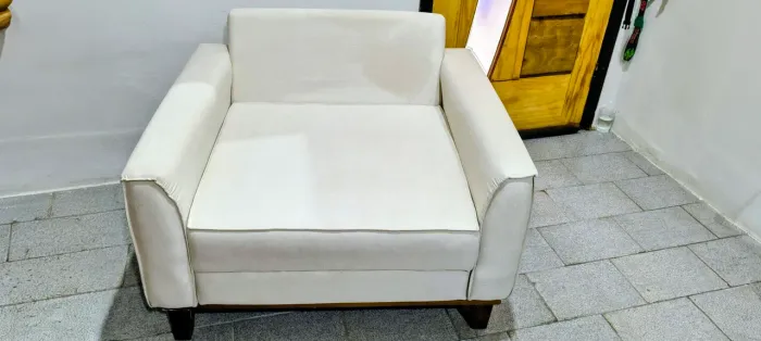 Poltrona em Tecido Linho