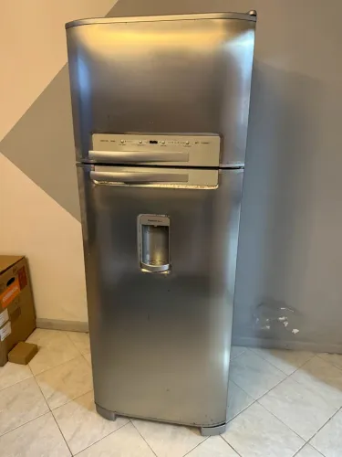 Geladeira Electrolux 409 lts