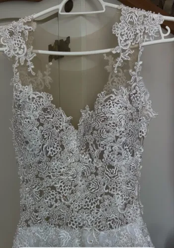 VESTIDO DE NOIVA PRINCESA LINDÍSSIMO | TODO BORDADO E COM PEDRARIAS