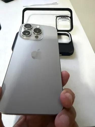 Iphone 15 Pro 256GB (Super conservado, duas capas, película).