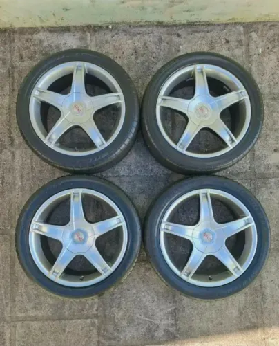 Vendo jogo de rodas 17 modelo Mangels Mythus 