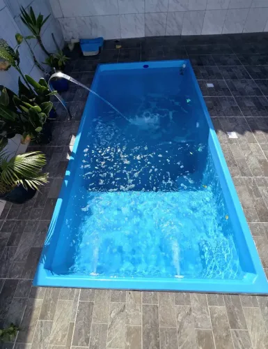 Piscina moderna