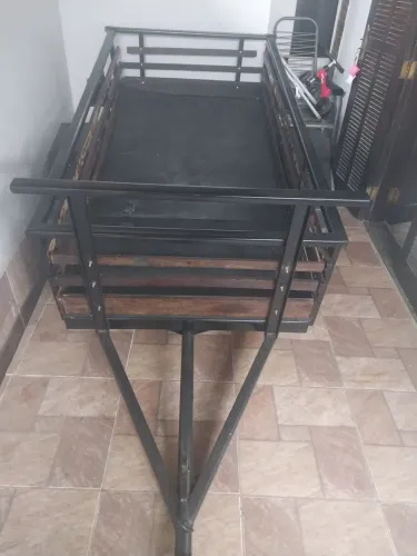 Vendo carretinha semi nova desocupar lugar