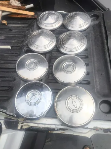 8 Calotas de opala 490 reais 