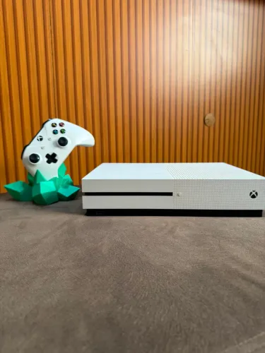 XBOX ONE com 2 controles e jogos