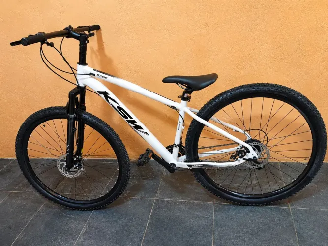 Bicicleta KSW Aro 29, quadro 15, freios a disco.