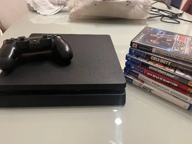 PlayStation 4 (PS4) + 1 controle + 6 jogos