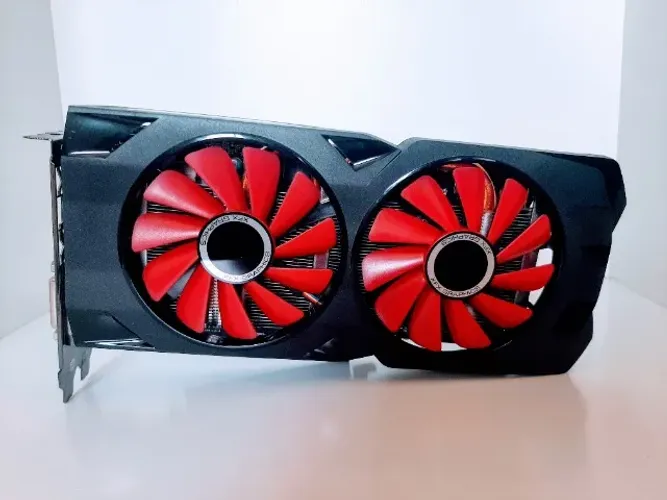 XFX Radeon RX 570 4GB XXX Edition - Excelente estado
