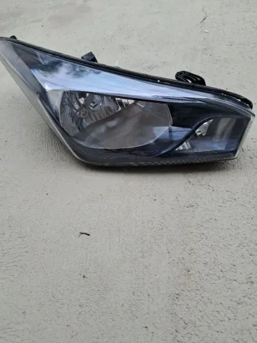 Farol direito Hyundai HB20 HB20S máscara negra fumê 