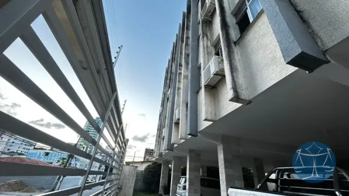 VENDE APARTAMENTO NO TIROL