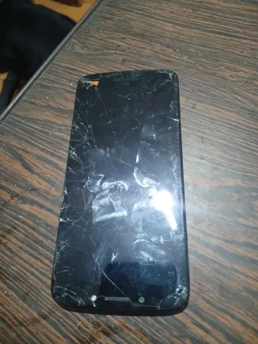  O celular cinza  liga só no carregador a bateria  esta  viciada ,o outro nao liga!Só lote