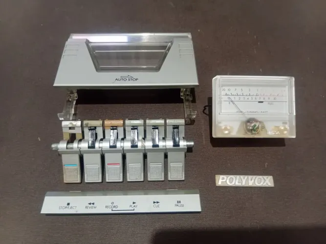 Peças do radio Polivox