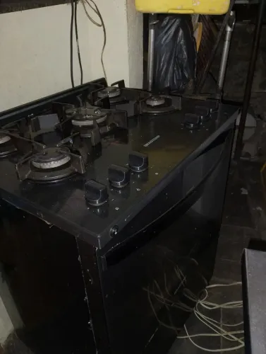 Fogão 5 bocas Brastemp com placa de vidro 9