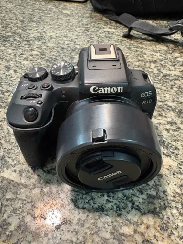 Canon R10 + lentes + carregador + caser