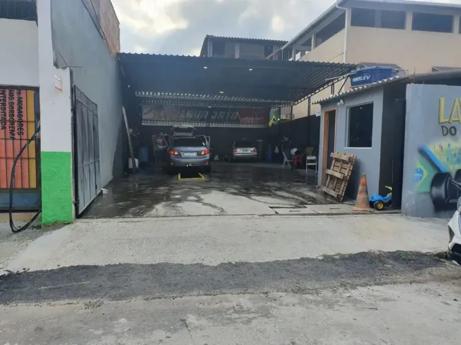 Galpão em Santa Cruz da Serra com ótima estrutura.