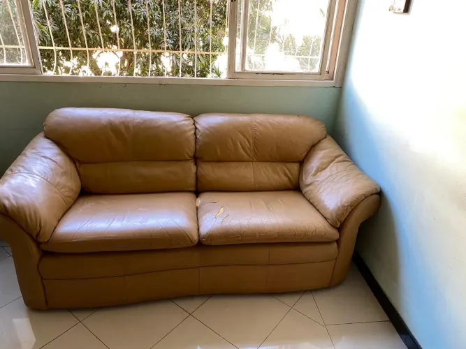 Sofá em couro