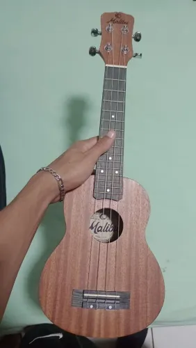 Ukulele (Mallibu)
