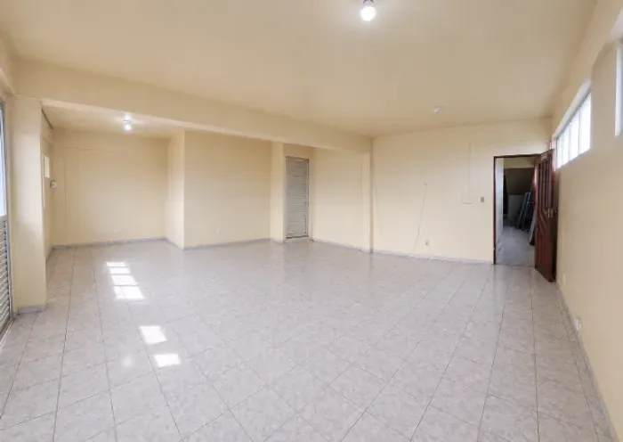 Cachoeirinha, Sala Comercial com 60m², 1 Banheiro, Varanda, 1º Andar, INCLUSO ÁGUA/IPTU