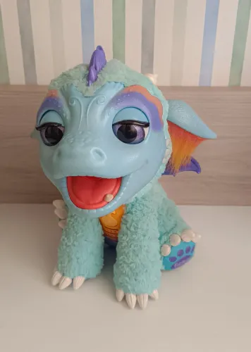 Dragão Furreal Friends Hasbro com aplicador de água 