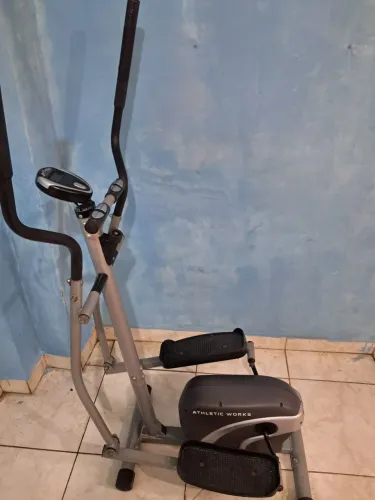 Aparelho Elíptico Athletic Works