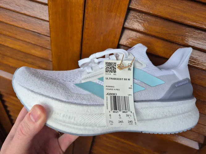 Tênis Adidas Ultraboost 5 Woman tamanho 39. Novo!!!