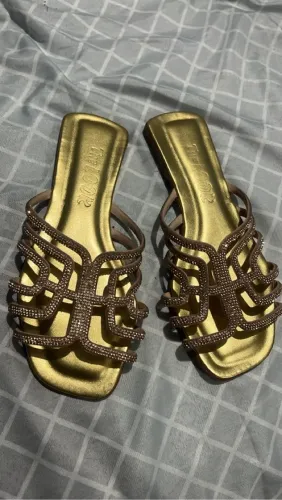 Rasteira dourada $30
