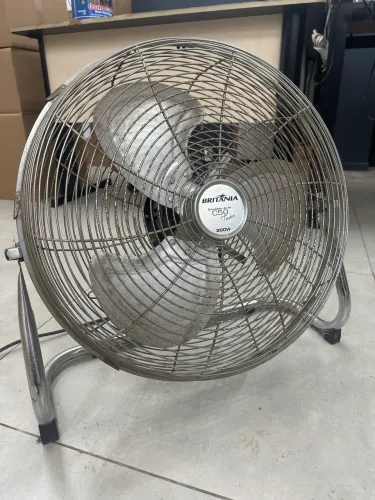 Circulador de ar ou ventilador de chão