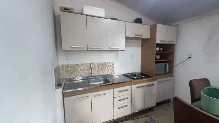 Jogo de cozinha semi novo 3 meses de uso
