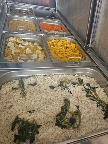 PRECISA-SE DE COZINHEIRA