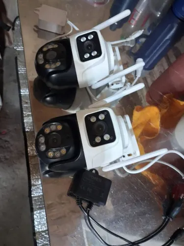 Vendo 2 câmeras de segurança 2 em 1 novíssimas