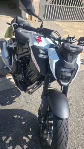 Vendo cb 500 hornet 2026 único dono