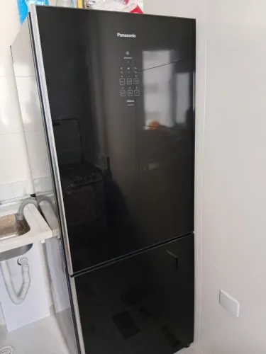 Vende-se Geladeira Panasonic metade do preço