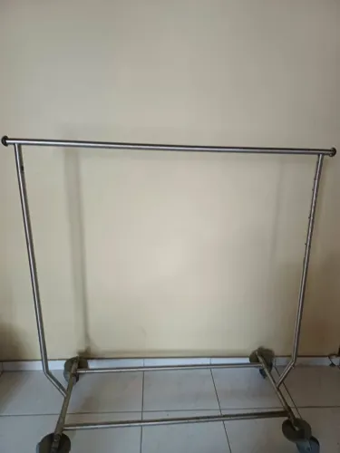 Arara com rodinhas 180 mt aproximadamente desmontável