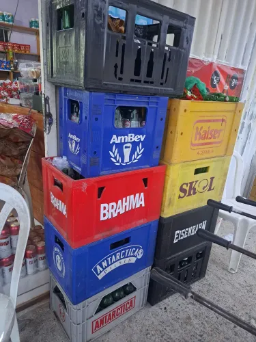 Vende se engradado de cerveja com vasilhame 1 cx de garana antactica 3 cx litrinho inperi 