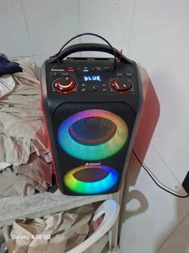 Vendo caixa Amvox 600wts semi nova 