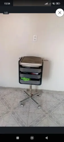 Carrinho auxiliar de cabeleleiro 