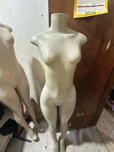 Manequins