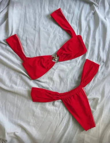 Biquini vermelho novo gringo
