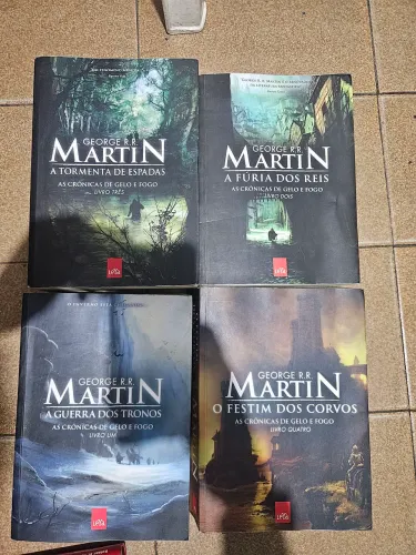 Kit 4 Livros As Crônicas de Gelo e Fogo (Game of Thrones) - George R.R. Martin