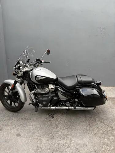 SUPER METEOR 650 - COMPLETA COM APENAS 3.800km