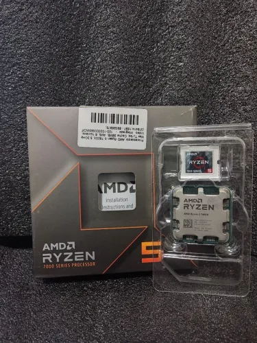 Processador AMD Ryzen 5 7600X AM5 DDR5 (Usado / Completo na Caixa)