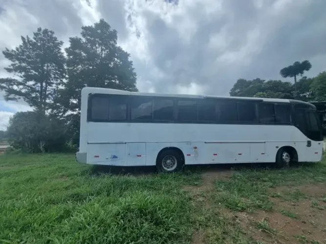 MOTORHOME VENDO OU TROCO POR CARRO OU CAMIONETE