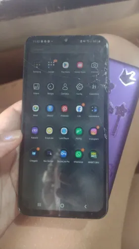 Vendo este celular urgentemente 