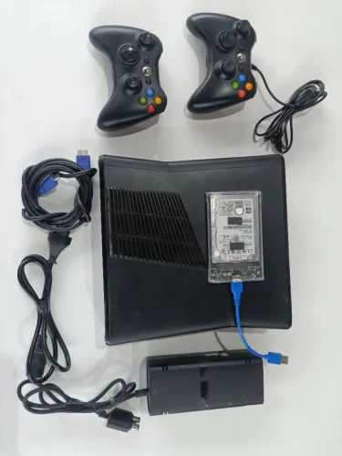 XBOX 360 SLIM LT + EXPLOIT  +250 JOGOS - HD 500GB + PENDRIVE 16GB - 2 CONTROLES