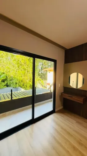 Casa para Aluguel de Alto Padrão Semi Mobiliada no Bom Retiro 3 Suítes | 4 Vagas | Churr