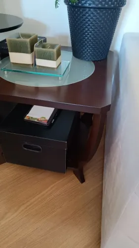 Mesa de canto 50 cm altura, tampo 60 x 60