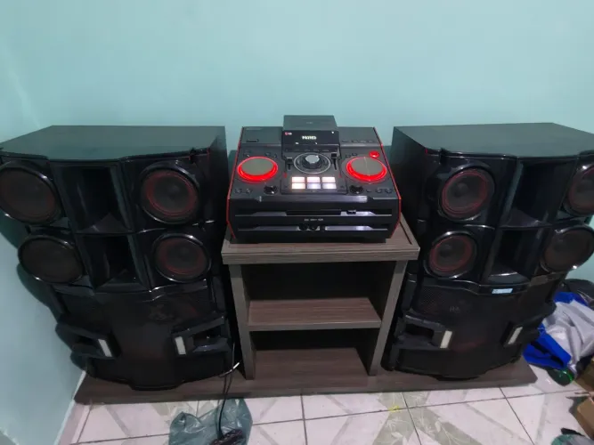 Som LG CM9940