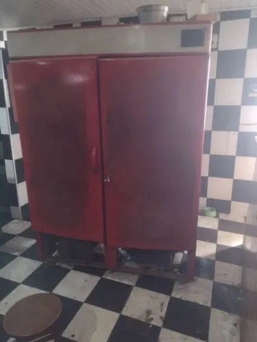 VENDO CERVEJEIRA DE DUAS PORTAS COM PREÇO DE UMA PORTA 2.500,00 REAIS