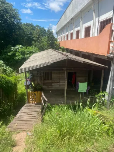 Vende-se terreno ou trocasse com uma casa