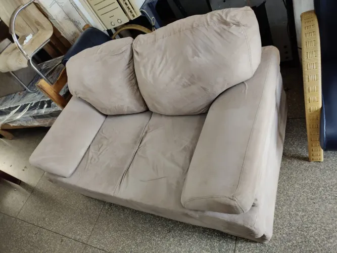 Sofá de 2 lugares 1.65cm x 0.90cm usado ((ENTREGO GRATIS))